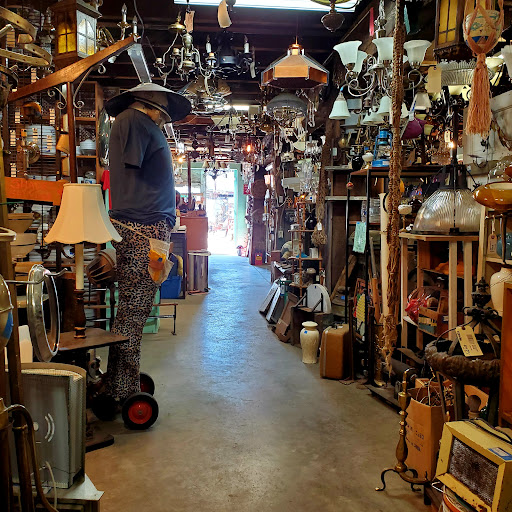 Architectural Salvage Store «Earthwise Architectural Salvage», reviews and photos, 628 E 60th St, Tacoma, WA 98404, USA