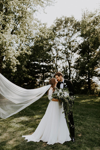 Bridal Shop «BHLDN», reviews and photos, 8 E Walton St, Chicago, IL 60611, USA