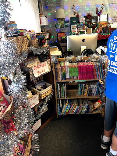 Used Book Store «Book Corner Tampa Bay», reviews and photos, 728 W Lumsden Rd, Brandon, FL 33511, USA