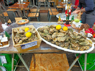 Photo n°20 de La Cabane Du Bourg - Bar à huîtres à Biscarrosse ()