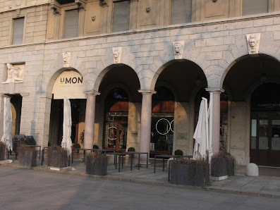 LI-MON Concept Store Sentierone, 46, 24121 Bergamo BG, Italia