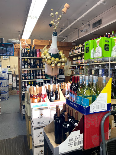 Liquor Store «West Hills Wines & Liquors», reviews and photos, 1720 New York Ave, Huntington Station, NY 11746, USA