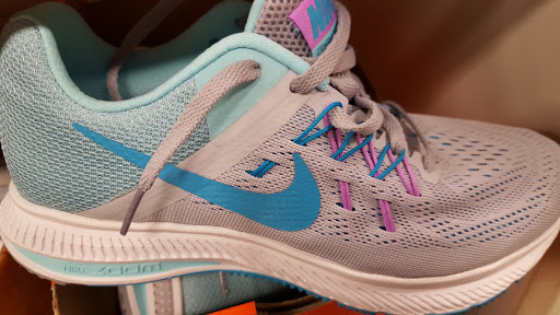 Shoe Store «Shoe Carnival», reviews and photos, 44 Indianapolis Blvd, Schererville, IN 46375, USA