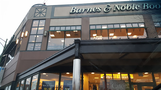 Barnes & Noble, 1441 W Webster Ave, Chicago, IL 60614, USA, 