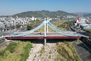 藍天白雲橋 image