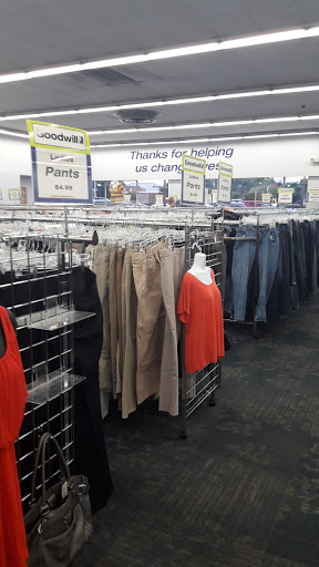 Thrift Store «Goodwill Colonial Heights Retail Store», reviews and photos