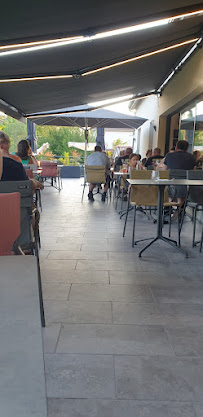 Atmosphère du ici et là Restaurant & Caviste à Chabeuil - n°6