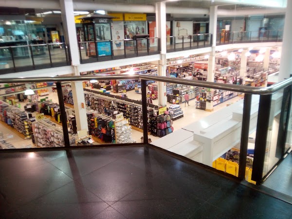 Imagen de Centro Comercial Guadalcarria (12 de 17)