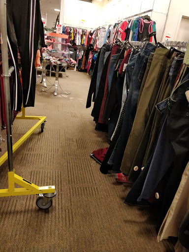 Shopping Mall «Valley West Mall», reviews and photos, 1551 Valley W Dr, West Des Moines, IA 50266, USA