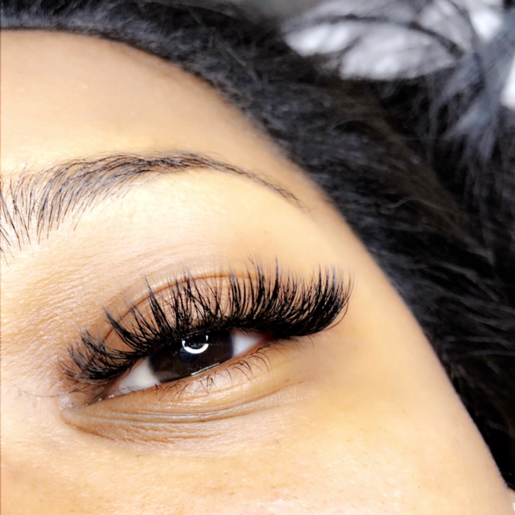Flare Lashes & Brow Lounge 33056