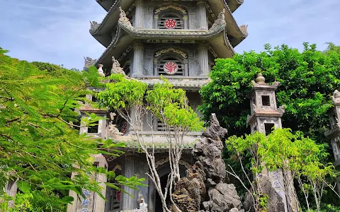 Non Nuoc Pagoda image