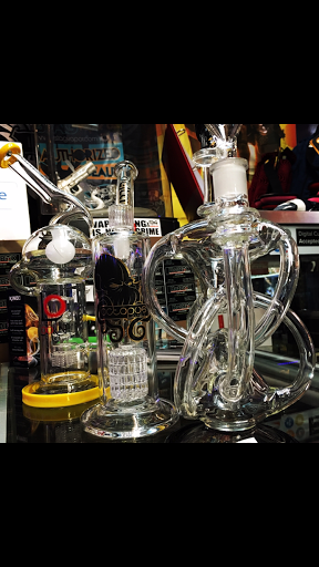 Tobacco Shop «Hot Box Smoke Shop», reviews and photos, 1111 El Camino Real #3, Santa Clara, CA 95050, USA