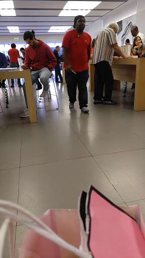 Computer Store «Apple Southlake Town Square», reviews and photos, 260 Grand Ave, Southlake, TX 76092, USA