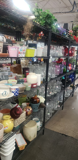 Thrift Store «Goodwill Retail Store & Donation Center», reviews and photos, 6161 W Bell Rd, Glendale, AZ 85306, USA