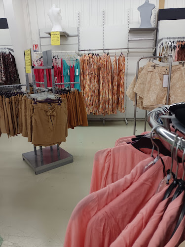 Magasin de vêtements pour hommes C Stock Essey-lès-Nancy
