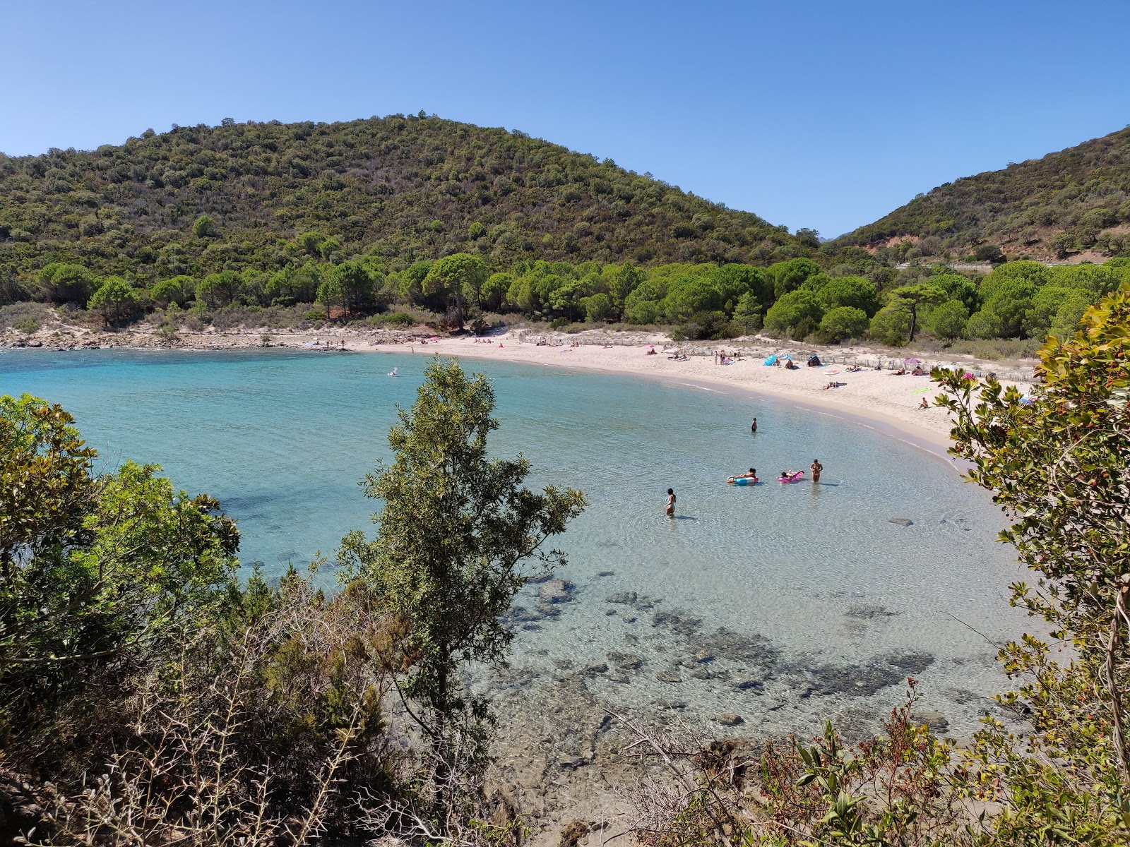 Plage de Fautea'in fotoğrafı birden fazla geniş koy ile birlikte