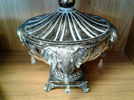 Consignment Shop «Uniquely Yours Resale», reviews and photos, 8484 Fredericksburg Rd, San Antonio, TX 78229, USA