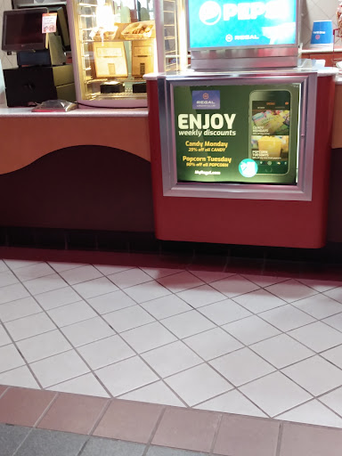 Movie Theater «Regal Cinemas Middleburg Town Square 16», reviews and photos, 18348 Bagley Rd, Middleburg Heights, OH 44130, USA