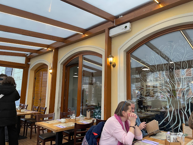 Itt és Most Étterem és Kávézó - Eger