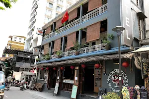 Vietnam Backpacker Hostels - Hue Hostel & Sports Bar image