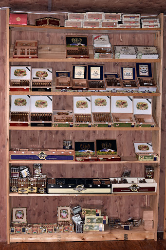 Cigar Shop «Osi Tobacco», reviews and photos, 4836 Hills and Dales Rd NW, Canton, OH 44708, USA