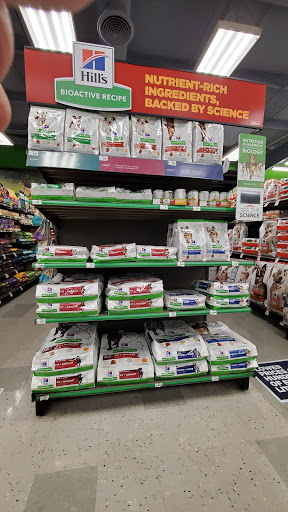 Pet Supply Store «Petco Animal Supplies», reviews and photos, 3115 Iowa St, Lawrence, KS 66046, USA