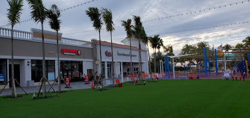 Lil Rascals, 10035 Gulf Center Dr #105, Fort Myers, FL 33913, USA, 