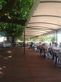 Atmosphère du Restaurant La Guinguette du Port à Belleville - n°16