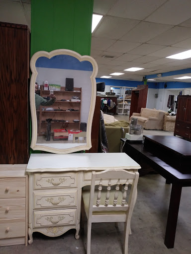 Thrift Store «Rescue Mission Thrift Store - Clearance Center», reviews and photos, 624 Patton Ave, Asheville, NC 28806, USA