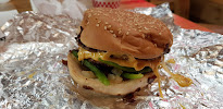 Cheeseburger du Restaurant de hamburgers Five Guys Opéra à Paris - n°5