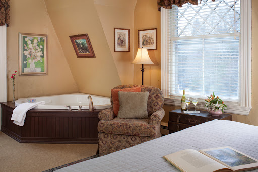 Bed & Breakfast «Inn at Lake Joseph», reviews and photos, 162 St Josephs Rd, Forestburgh, NY 12777, USA