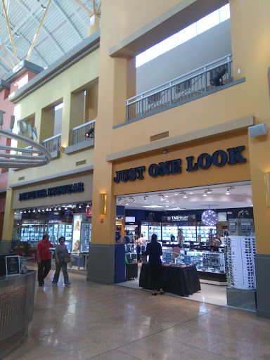 Shopping centres in Miami