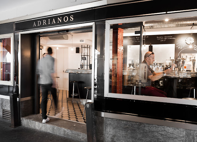Adrianos Bar & Café
