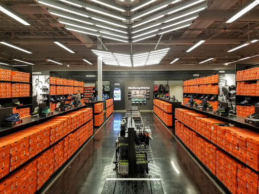 Clothing Store «Nike Factory Store», reviews and photos, 4760 Baldwin Rd M125, Auburn Hills, MI 48326, USA