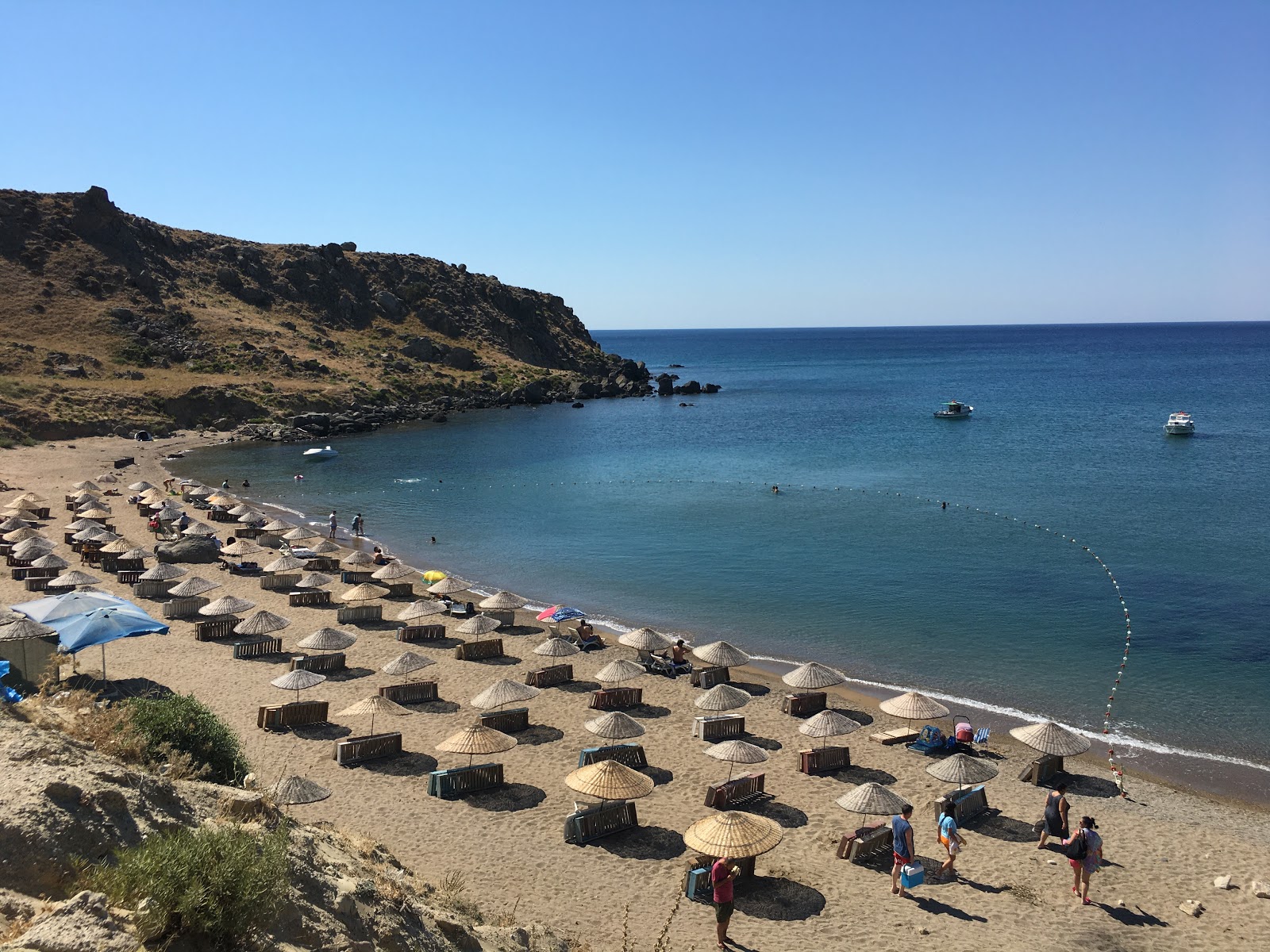 Photo de Laz Koyu beach avec baie spacieuse