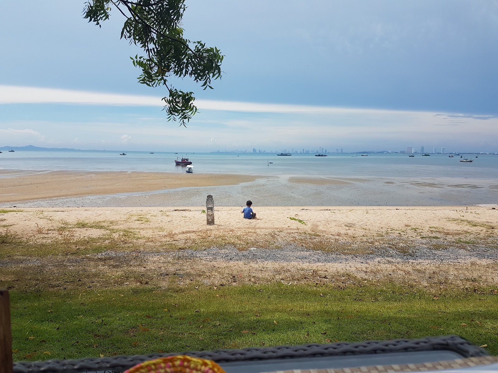 Fotografija Hat Bang Sare Beach z prostorna obala