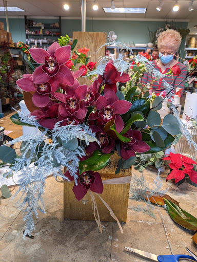 Florist «Sidelines Custom Floral Designs, Inc», reviews and photos, 511 E 135th St, Kansas City, MO 64145, USA