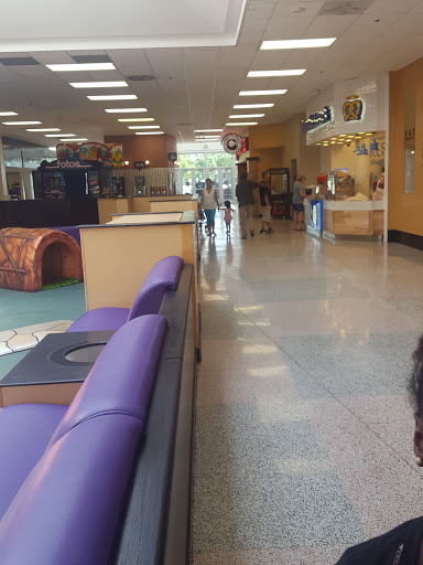 Shopping Mall «Merle Hay Mall», reviews and photos, 3800 Merle Hay Rd, Des Moines, IA 50310, USA