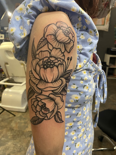 Tattoo Shop «Into The Sun Tattoo Studio», reviews and photos, 323 Bridge St, Phoenixville, PA 19460, USA