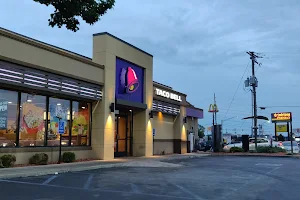 Taco Bell image