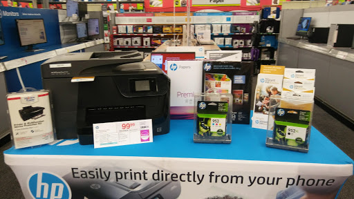 Office Supply Store «Staples», reviews and photos, 19141 Golden Valley Rd, Santa Clarita, CA 91387, USA