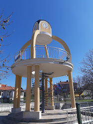 Централен Парк с часовникова кула