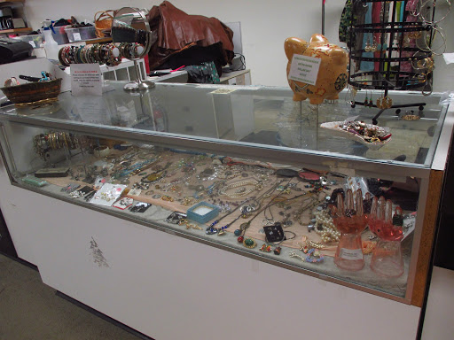 Thrift Store «Wonderland Thrift Shop», reviews and photos, 28 Portsmouth Ave, Stratham, NH 03885, USA