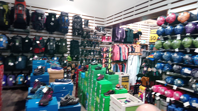Reviews of Mountain Warehouse Stoke in Stoke-on-Trent - Sporting goods store