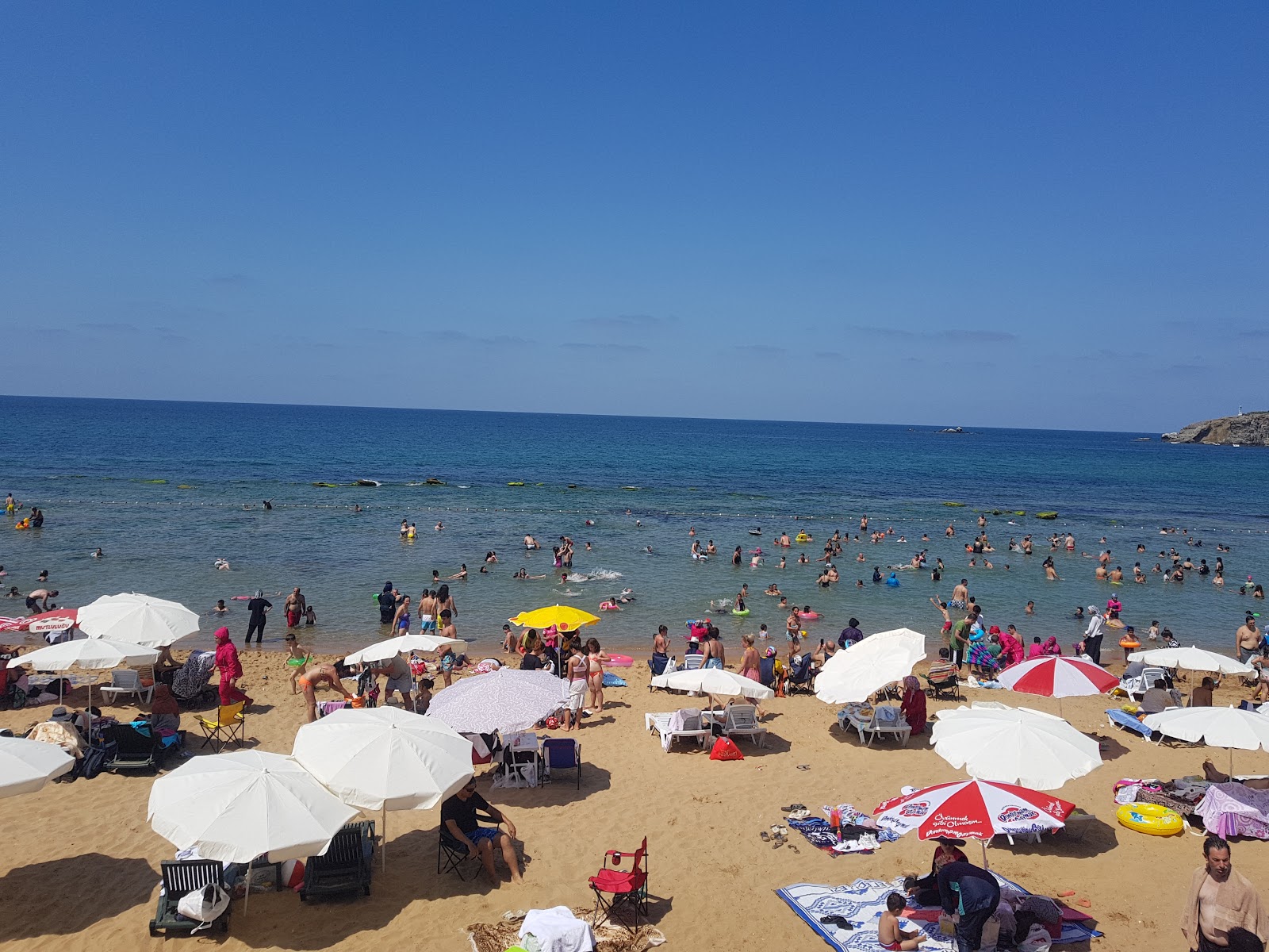 Elmasburnu women's Plajı'in fotoğrafı geniş bir kıyı şeridi ile birlikte