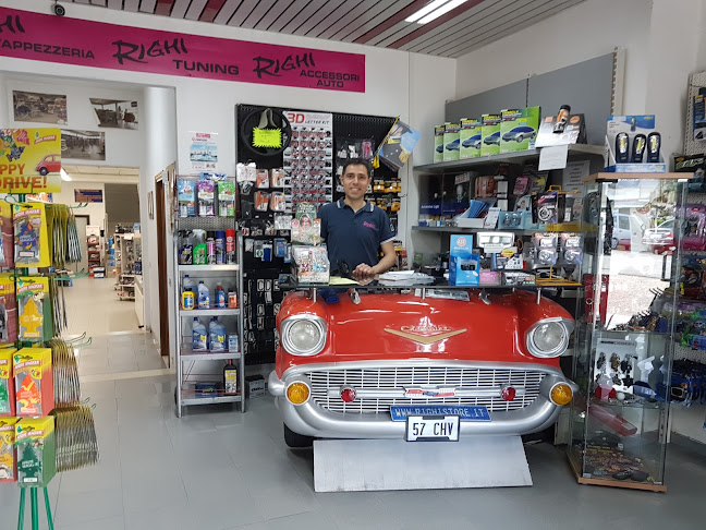 Autotappezzeria Righi Sas - Negozio