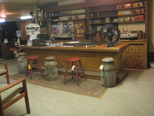 Antique Furniture Store «Hogback Vintage», reviews and photos, 260 Langdell Rd, Johnson, VT 05656, USA