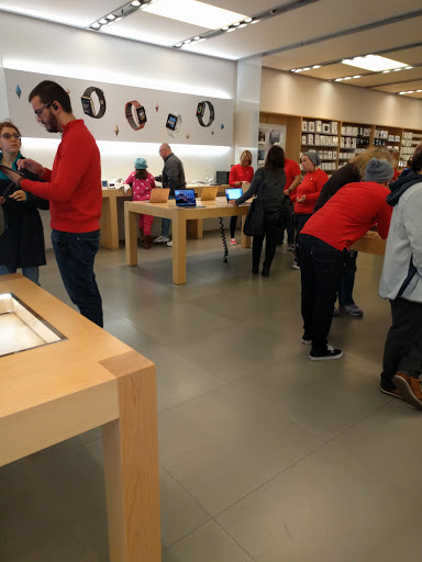 Computer Store «Apple Simi Valley», reviews and photos, 1555 Simi Town Center Way, Simi Valley, CA 93065, USA