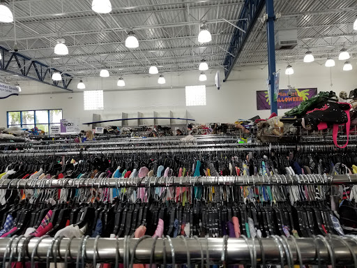 Thrift Store «Goodwill Wesley Chapel Superstore», reviews and photos, 2390 Willow Oak Dr, Wesley Chapel, FL 33544, USA