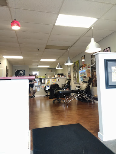 Tattoo Shop «Toledo Tattoo Co», reviews and photos, 5013 Summit St, Toledo, OH 43611, USA